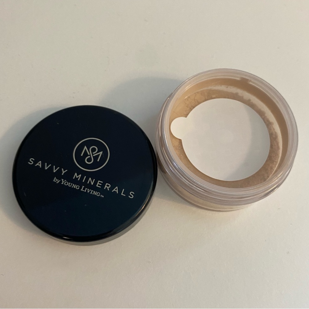 Young living Savvy Minerals Foundation Warm 2 New